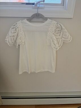 THML White Eyelet Sleeve Tee, size small